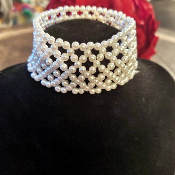 5/25 Woven faux pearl elastic bracelet - Picture 1 of 4